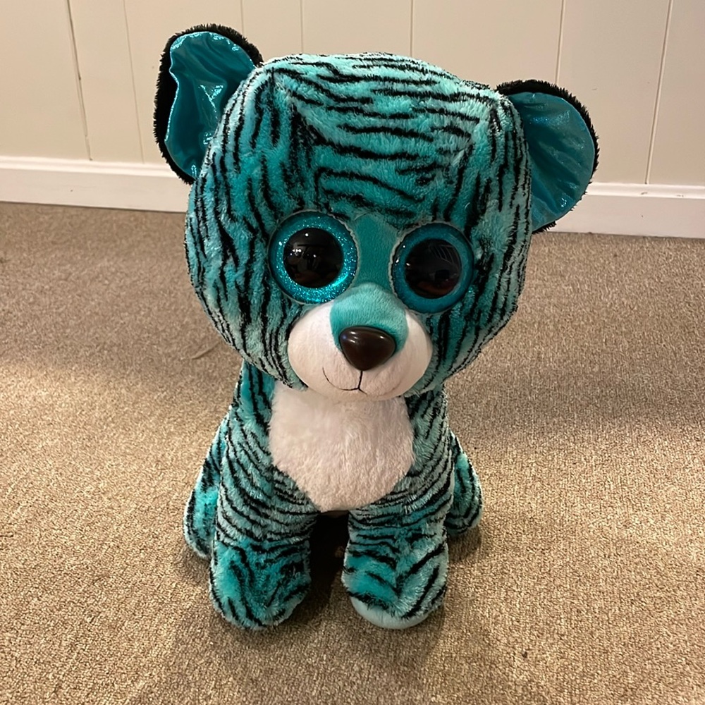 Like new, without tag. TY BEANIE BOOS 16" JUSTICE JUMBO TESS TIGER PLUSH